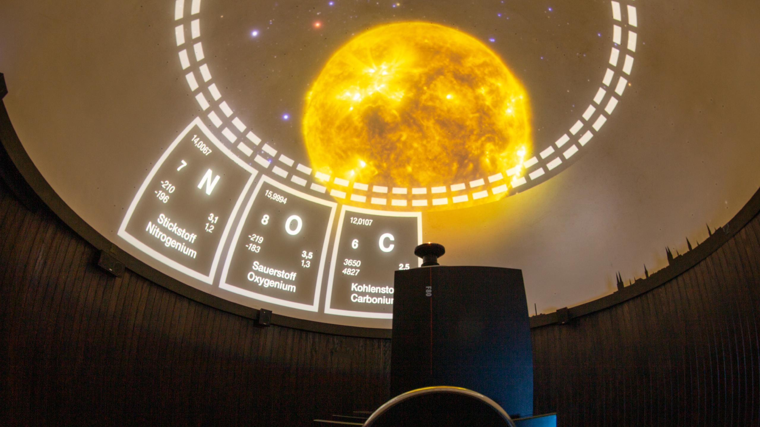 InteractiveDome in the star chamber of the primary and comprehensive school St. Jürgen in Lübeck